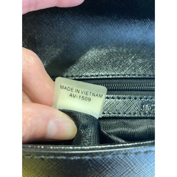 MICHAEL KORS, MEDIUM SIZE BLACK SAFFIANO LEATHER HANDBAG - Picture 10 of 11